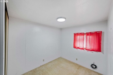 This well cared-for manufactured home in Dunes Mobile offers a - photo 11