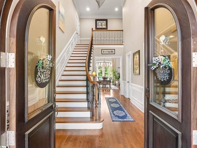 Arrive in Style: DRAMATIC CURB APPEAL, SOARING INTERIORS, and - photo 12