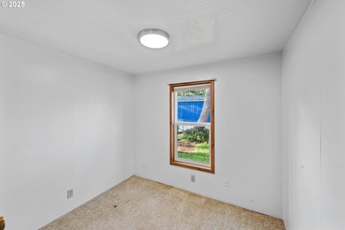 This well cared-for manufactured home in Dunes Mobile offers a - photo 16