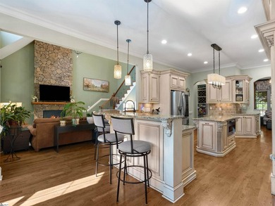 Arrive in Style: DRAMATIC CURB APPEAL, SOARING INTERIORS, and - photo 18