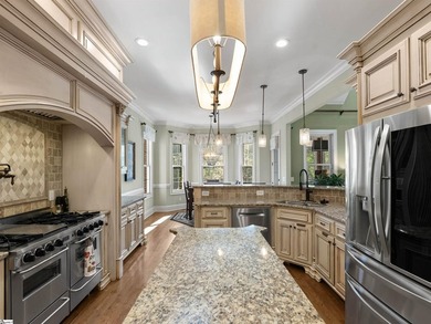 Arrive in Style: DRAMATIC CURB APPEAL, SOARING INTERIORS, and - photo 20