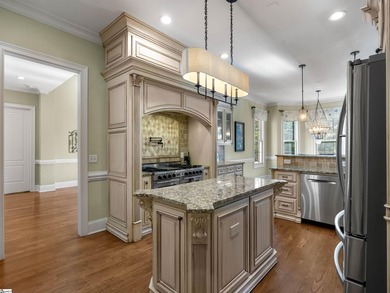 Arrive in Style: DRAMATIC CURB APPEAL, SOARING INTERIORS, and - photo 22