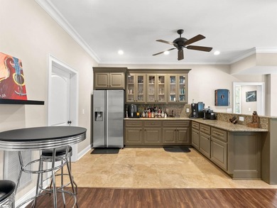 Arrive in Style: DRAMATIC CURB APPEAL, SOARING INTERIORS, and - photo 40