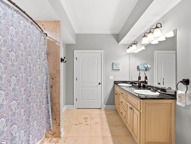 Arrive in Style: DRAMATIC CURB APPEAL, SOARING INTERIORS, and - photo 43