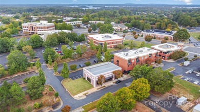 Well maintained, free standing commercial building with excess - photo 7