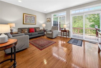 Wakefield Meadows! Move right in to this beautiful condominium - photo 2