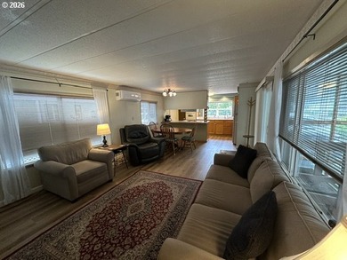 Nicely updated home in B&E Wayside Park. This home boasts 2 - photo 3