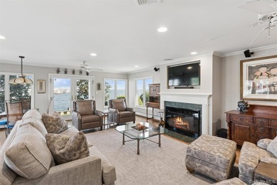 Experience exceptional waterfront living in this stunning - photo 6