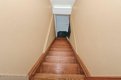 Beautiful Semi-Detached 1-Family Home in an Excellent Location! - photo 11