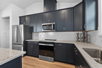 Welcome to the Georgetown model in the sought-after Belle Mer - photo 2