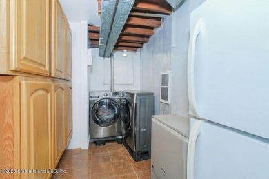 Beautiful Semi-Detached 1-Family Home in an Excellent Location! - photo 12