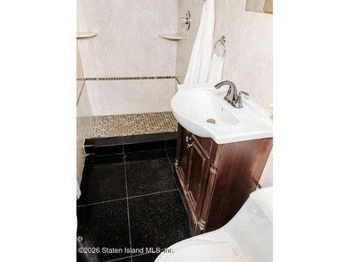 Beautiful Semi-Detached 1-Family Home in an Excellent Location! - photo 14