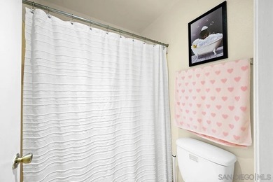 Centrally located in Mission Valley, this well-maintained studio - photo 21