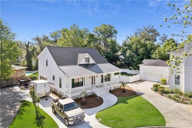 Gorgeous tongue n' groove vaulted ceiling! Tucked into the - photo 34