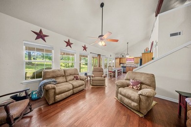 This beautiful 2-bedroom, 2-bathroom home offers the perfect - photo 4