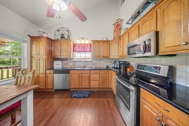 This beautiful 2-bedroom, 2-bathroom home offers the perfect - photo 7