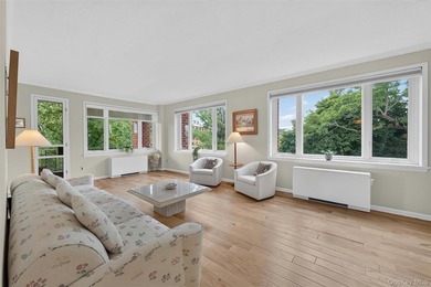 Make every day, one of leisure and delight. Perched above the - photo 6