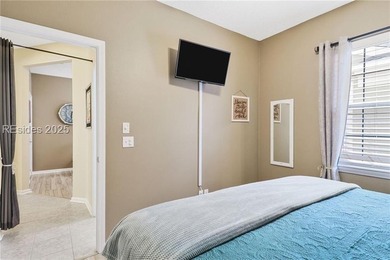 Home is being sold furnished. One of the best locations in Sun - photo 19