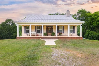(private lake, pond, coastal) Home For Sale in Skipperville Alabama