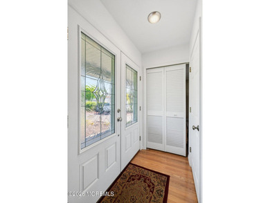 A true charmer in sought after Mapletree! Original owners are - photo 8