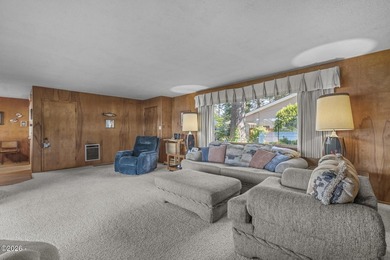 First time on the market, and worth the wait. This single-level - photo 12