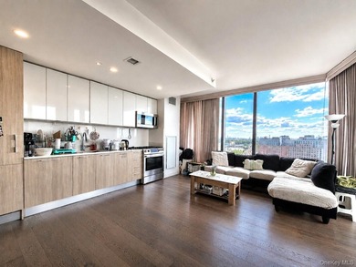 Welcome to Unit 16J at Skyview's Grand One Tower! This rare - photo 4