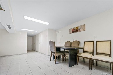Unique 2-Family Townhouse ( Corner ) in Prime Kew Gardens Hills - photo 17
