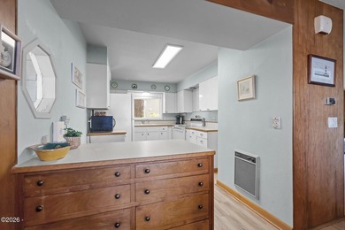 First time on the market, and worth the wait. This single-level - photo 18