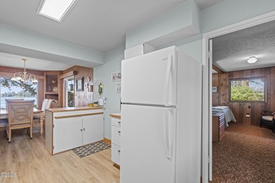 First time on the market, and worth the wait. This single-level - photo 23