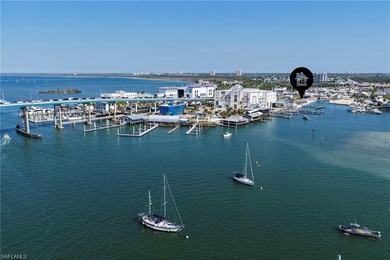Location, location, location! Fort Myers Beach is just a walk - photo 1