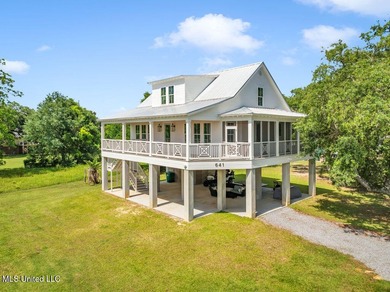 Beautiful home with gorgeous views of the Bay of Saint Louis! - photo 1