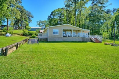 Stunning waterfront retreat on Toledo Bend Lake with - photo 3