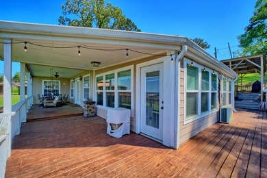 Stunning waterfront retreat on Toledo Bend Lake with - photo 4