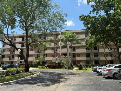 (private lake, pond, creek) Condo For Sale in Coconut Creek Florida