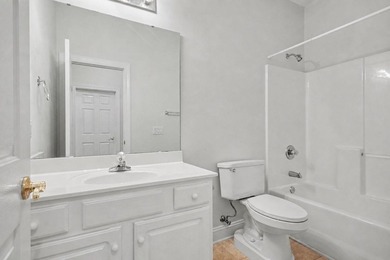 Spacious and well-appointed 3-bedroom, 2-bathroom second-floor - photo 11