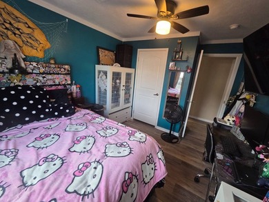 Spacious and beautifully maintained 4-bedroom, 2-bath - photo 12