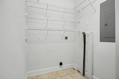 Spacious and well-appointed 3-bedroom, 2-bathroom second-floor - photo 14