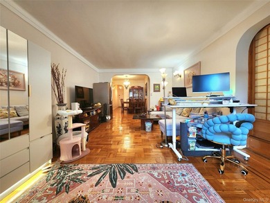 Welcome to unit 1K at 143-07 Sanford Avenue, a well-maintained - photo 4
