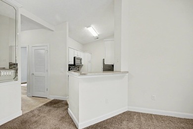Spacious and well-appointed 3-bedroom, 2-bathroom second-floor - photo 18