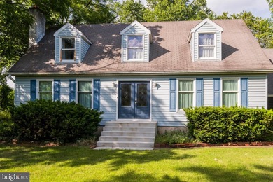 Spacious and inviting, this oversized Cape Cod offers 1900 - photo 2