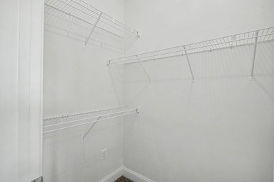 Spacious and well-appointed 3-bedroom, 2-bathroom second-floor - photo 27