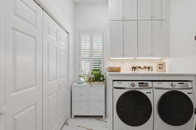 This impeccably designed 2227 sq. ft. single-story home offers 3 - photo 27