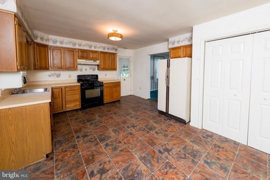 Spacious and inviting, this oversized Cape Cod offers 1900 - photo 8