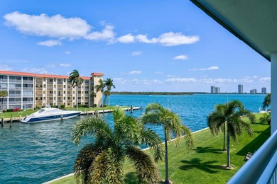 Enjoy spectacular intracoastal water views! This Beautifully - photo 5
