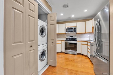 Experience the lifestyle and convenience of Oceanside Cove! This - photo 6