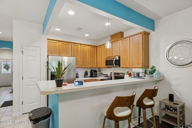 Welcome Home. Beautifully maintained 2 Bedrooms 2 1/2 Baths - photo 9