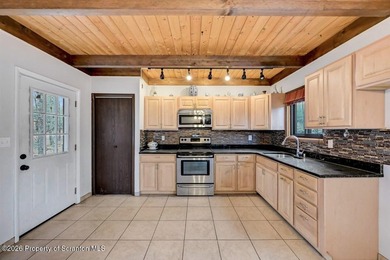 Welcome to this beautifully updated four-bedroom, three-bathroom - photo 21