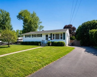 DON'T MISS THIS AFFORDABLE 3-BEDROOM RANCH! Offering Convenient - photo 1