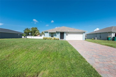 Discover Comfort & Convenience in the Heart of Port Charlotte! - photo 2