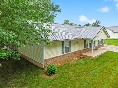 Welcome home to this spacious 4-bedroom, 2-bath ranch offering - photo 6